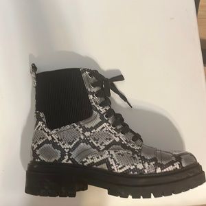 Circus by Sam Edelman Snake combat boots